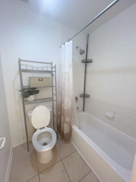 Building Photo - 14938 Sugar Sweet Dr