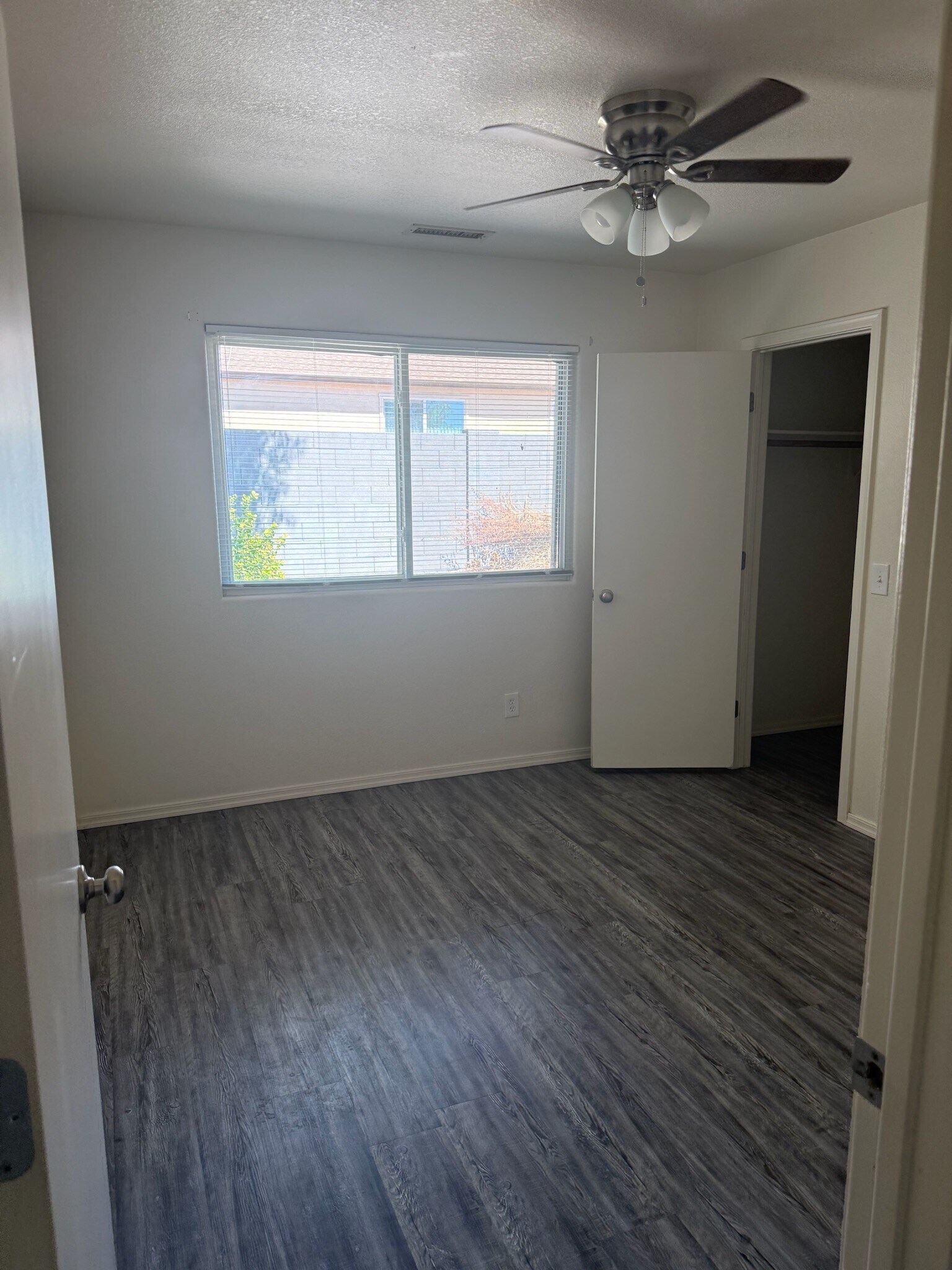 Building Photo - 7080 E Pueblo Ave