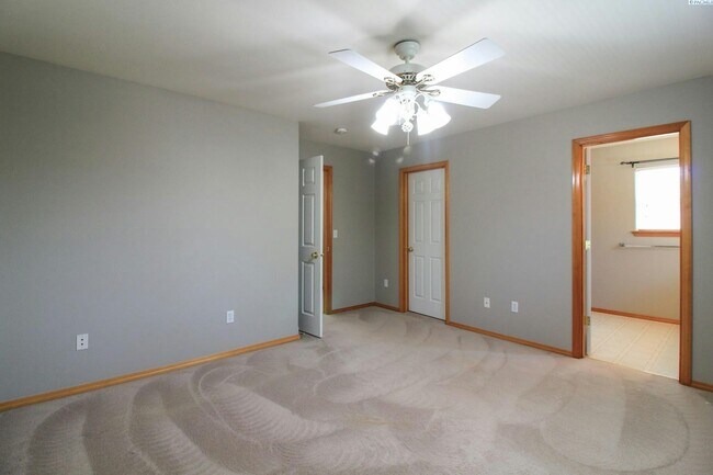 Building Photo - 1757 Maui Dr