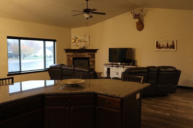 Building Photo - Prairie Falls Golf Course!