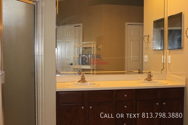 Building Photo - 13655 Artesa Bell Dr