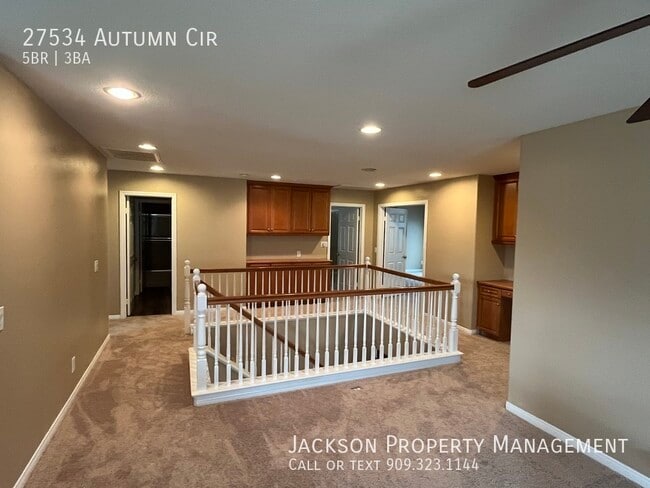 Building Photo - 27534 Autumn Cir