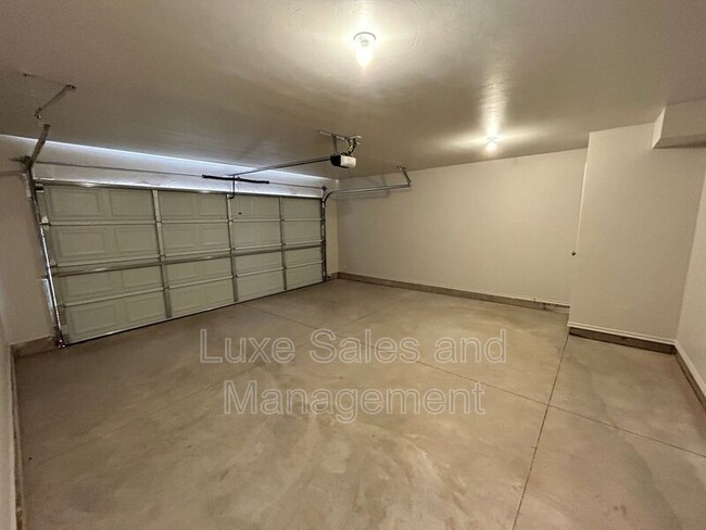 Building Photo - 10805 NW 119th St