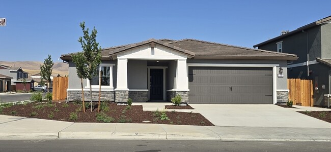 Primary Photo - Brand New 4 Bed, 3 Bath Solar-Powered Sing...