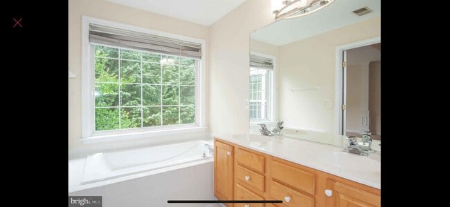 Building Photo - 5448 Summer Leaf Ln