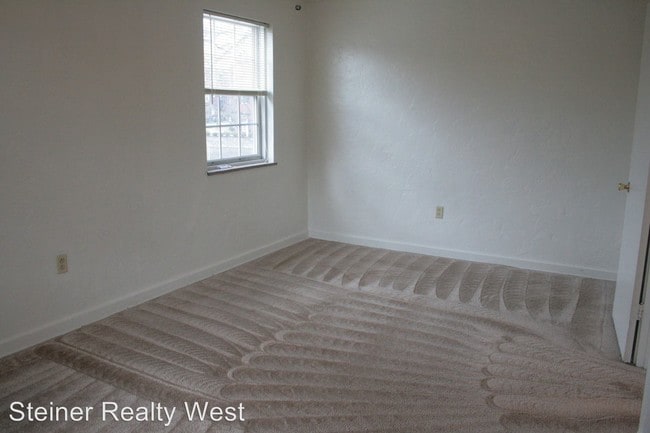 Building Photo - 828 Ohio River Blvd