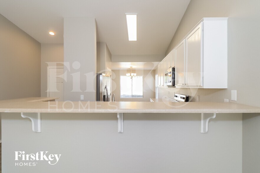 Building Photo - 7209 S 45th Ave