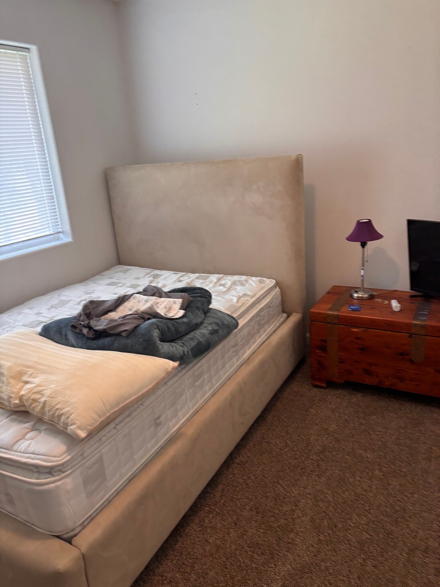 Building Photo - 657 N Main Ave