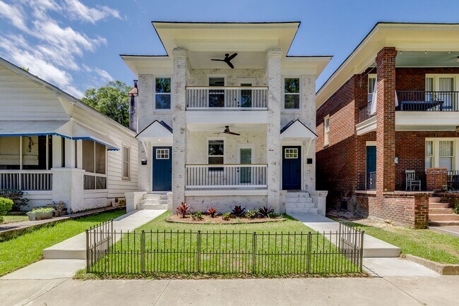 Primary Photo - 905 E Park Ave