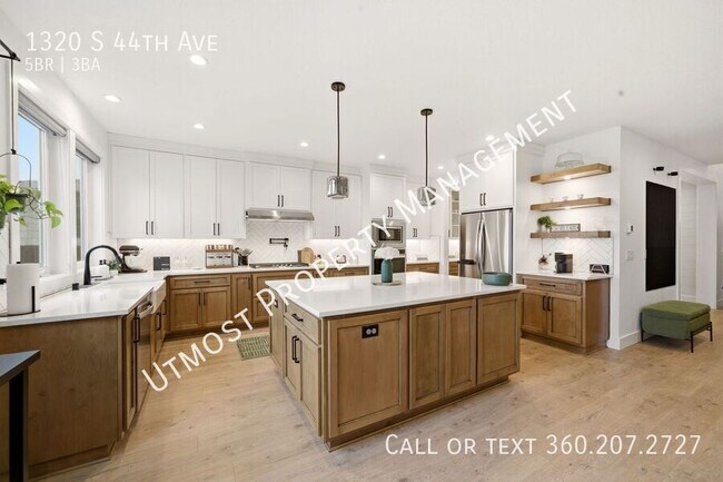 Building Photo - 1320 South 44th Ave