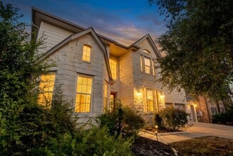 Building Photo - 2100 Hilton Head Dr