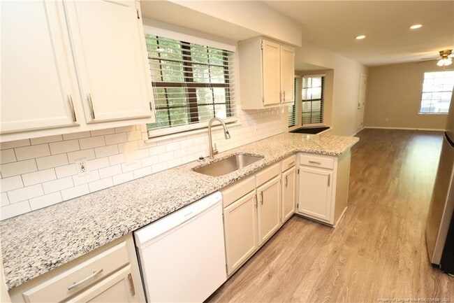 Building Photo - 4901 Coral Ridge Ct