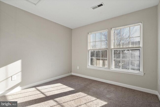 Building Photo - 853 Gallows Ct