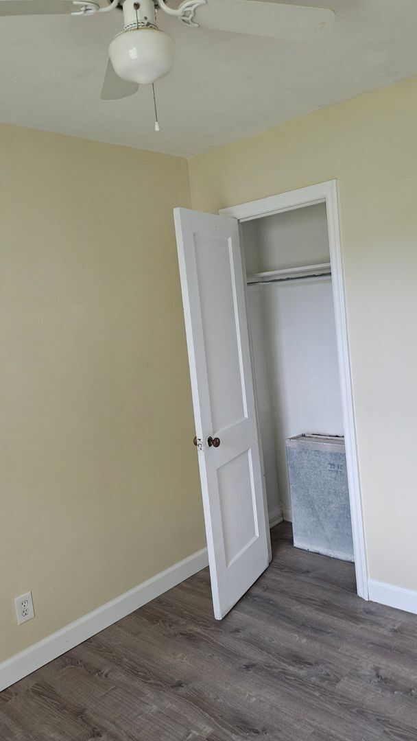 Building Photo - 3 Bed 1 Bath Home for Rent in Norfolk!