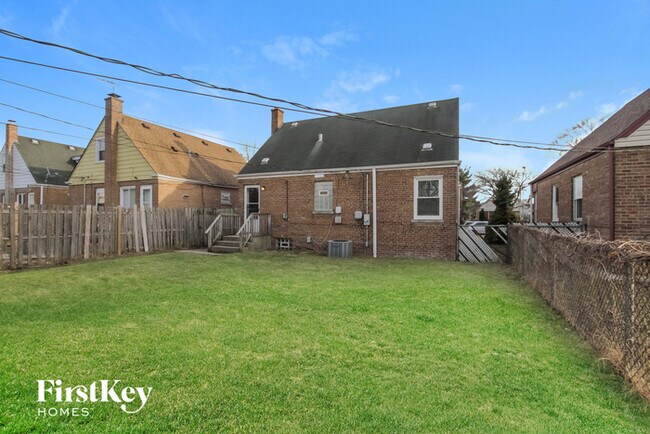 Building Photo - 20 164th St