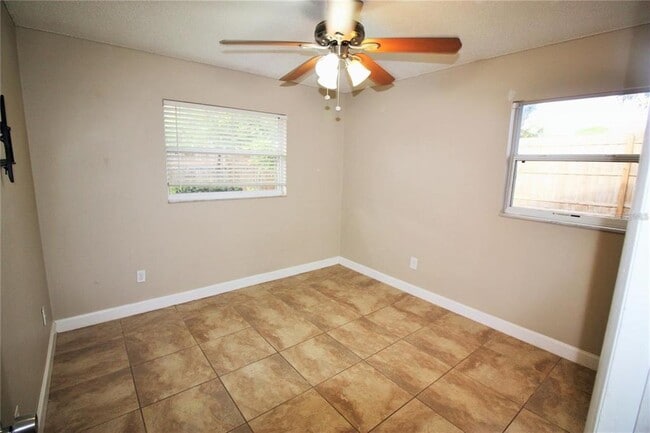 Building Photo - 610 Wilshire Dr