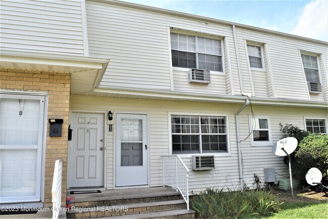 Building Photo - 53 White St
