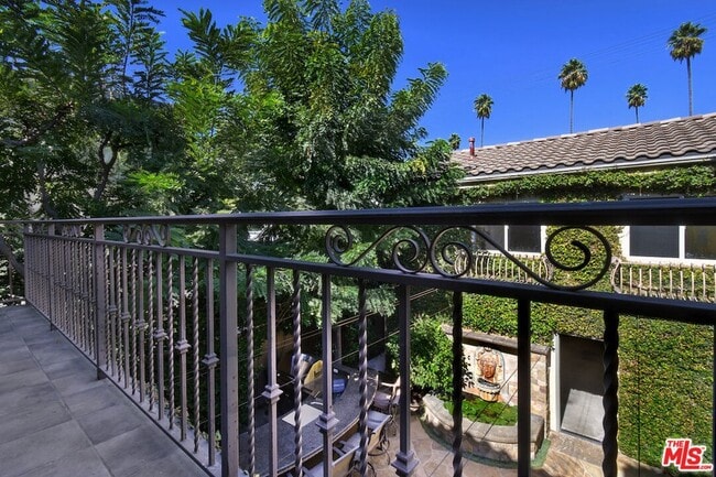 Building Photo - 12207 Cantura St