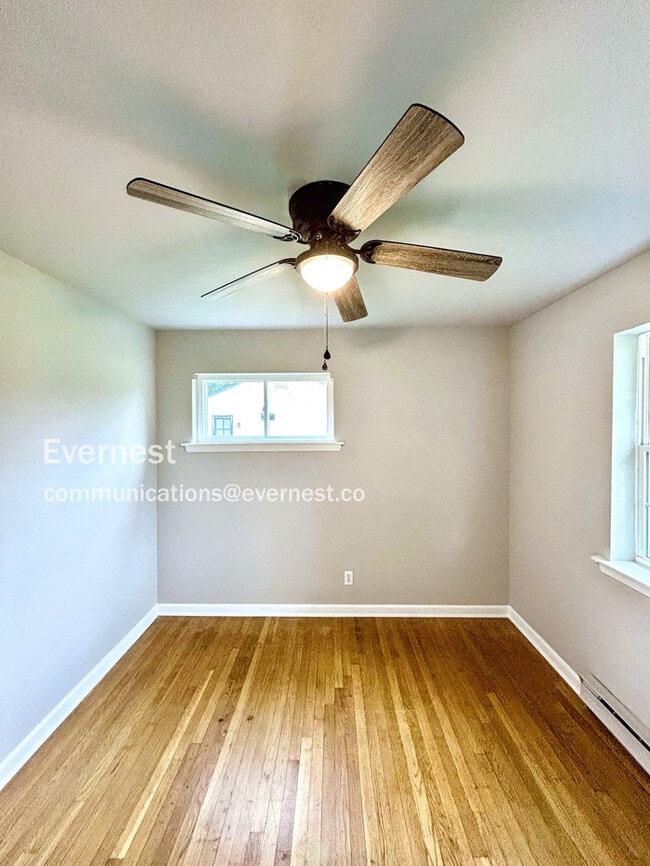 Building Photo - 10813 Bluebell Dr