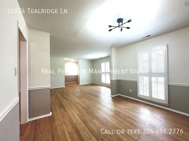 Building Photo - 10024 Tealridge Ln