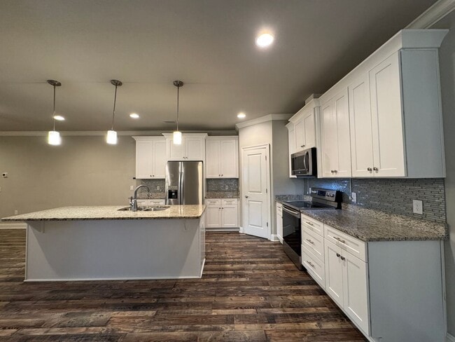 Building Photo - 2369 Belmont Dr