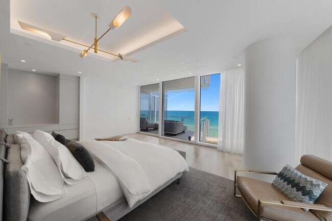 Building Photo - 9001 Collins Ave