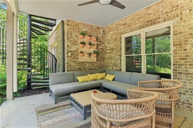 Building Photo - 211 Mount Vernon Hwy