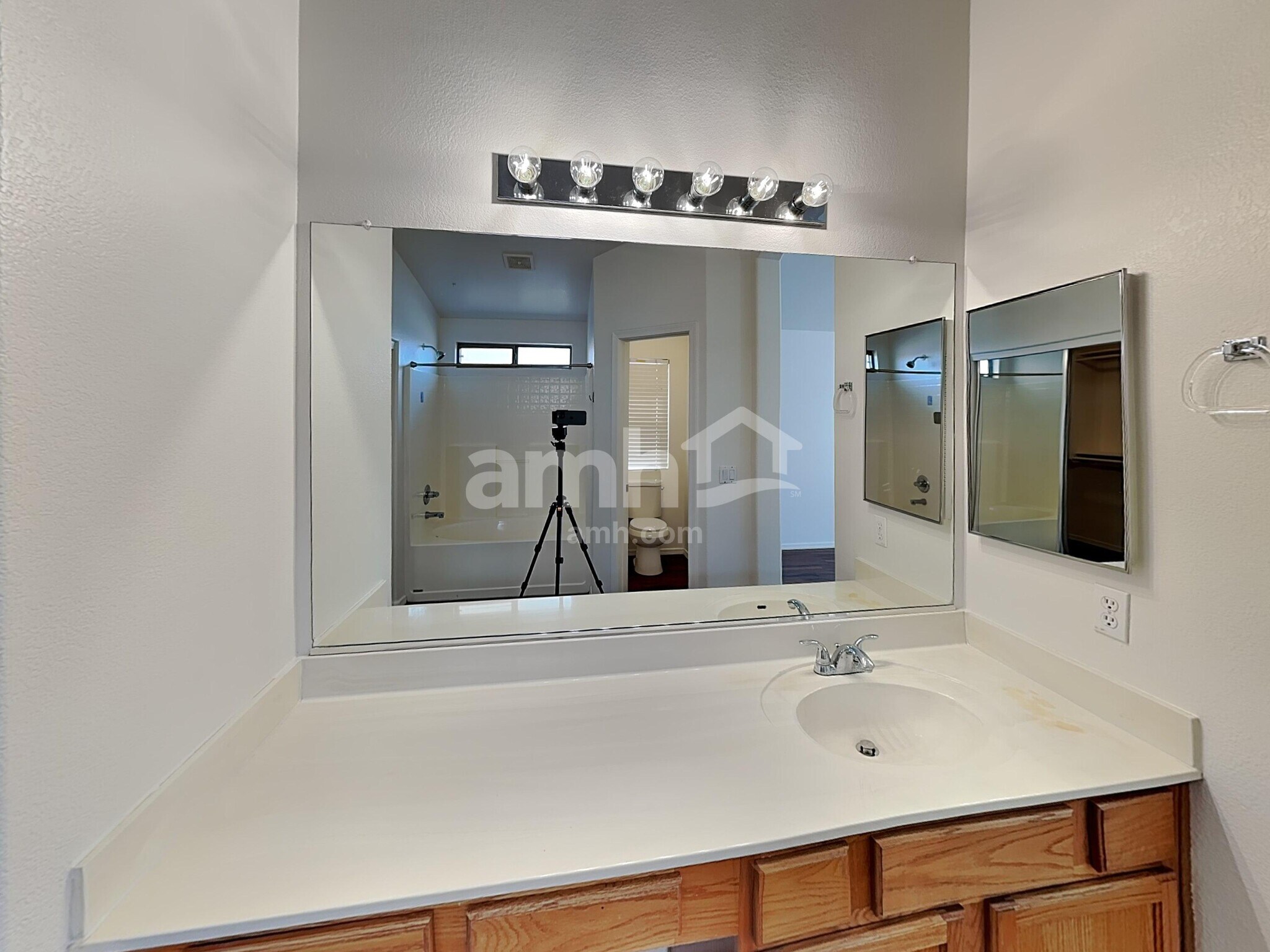 Building Photo - 2037 N 107th Dr