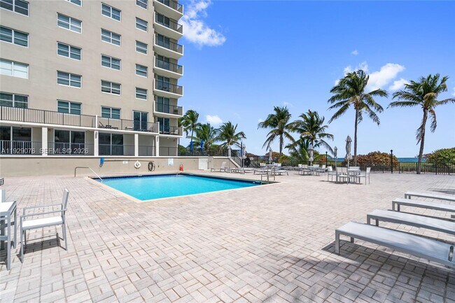 Building Photo - 9273 Collins Ave