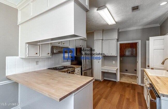 Building Photo - 3 Bed/2 Bath Home in Castlewoods in Brandon