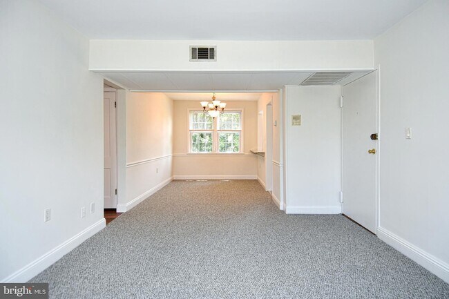 Building Photo - 1303 Belle View Blvd