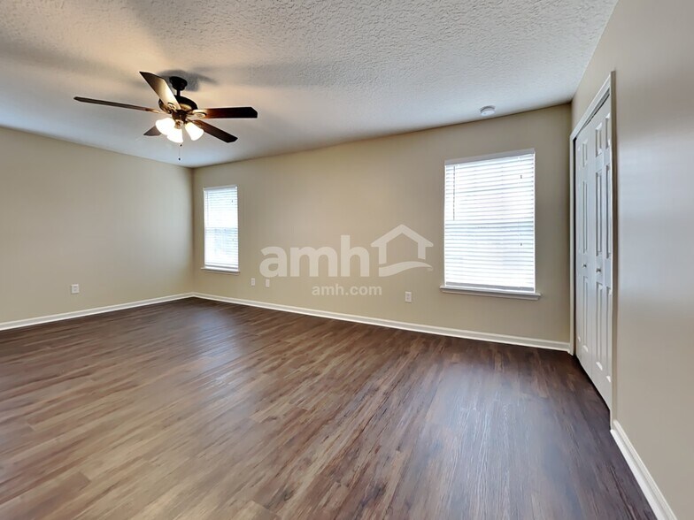 Building Photo - 2859 Pebblewood Ln