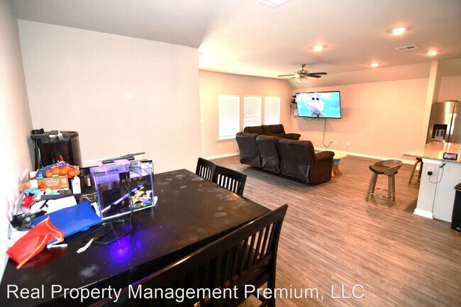 Building Photo - 4 br, 2 bath House - 16017 Olive Grove Dr