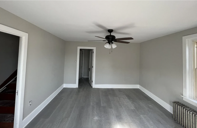 Building Photo - This beautifully remodeled single-family r...