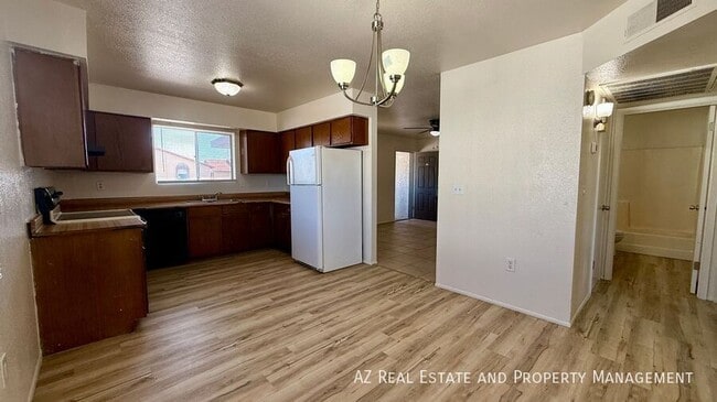 Building Photo - 3128 E Cicero St