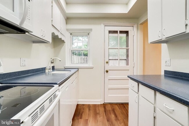 Building Photo - 2822 S Buchanan St