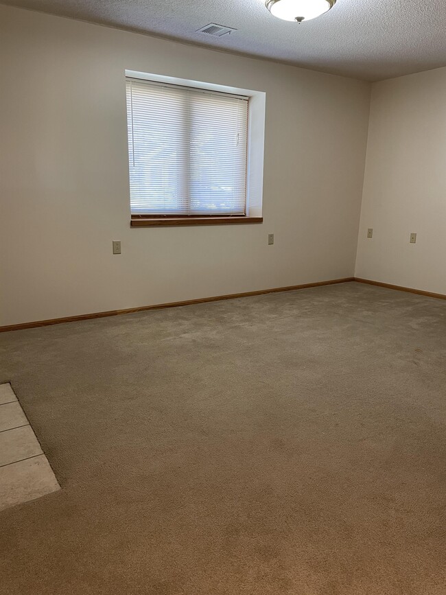 Building Photo - 521 24th St