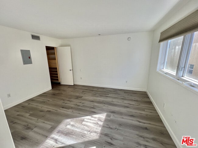 Building Photo - 311 Hill St