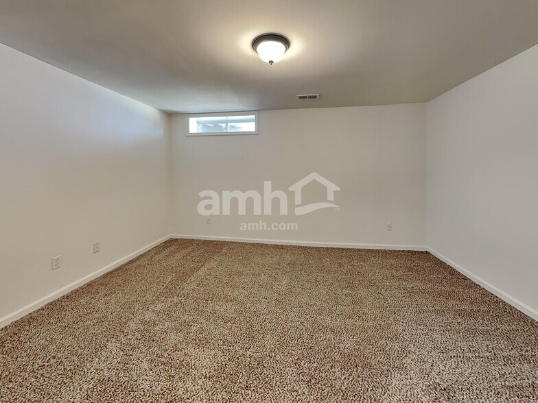 Building Photo - 5150 Hyde Trl