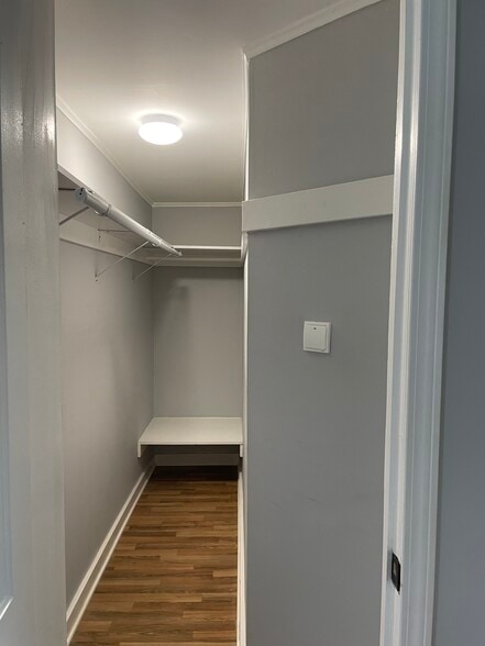 Walk-in Closet - 500 2nd St