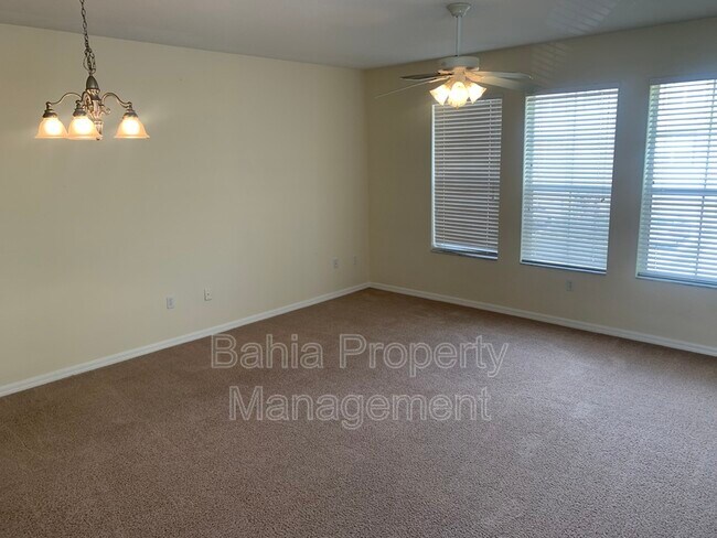 Building Photo - 2502 Lexington Oak Dr