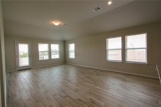 Building Photo - 1212 Low Branch Ln