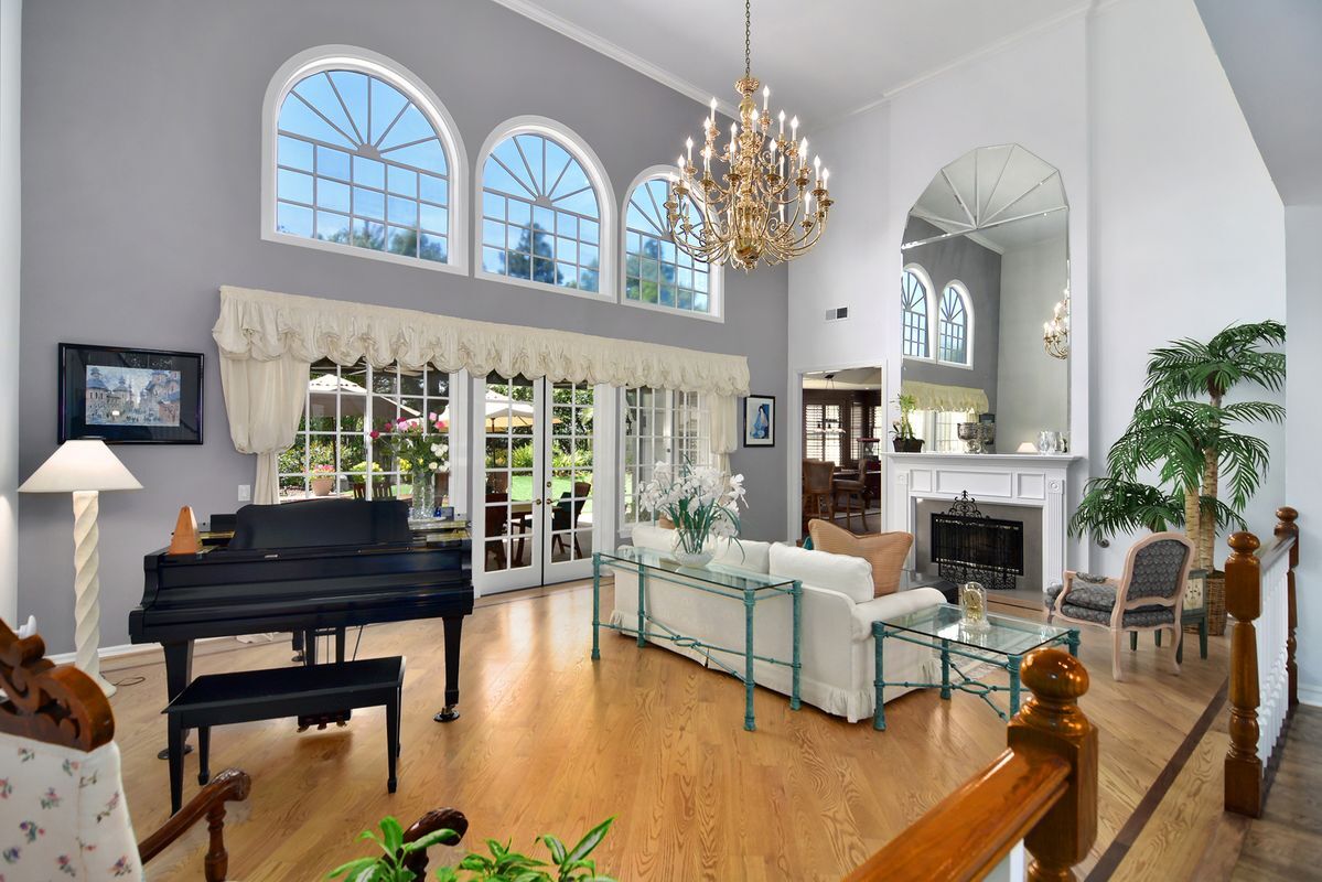 Building Photo - 29360 Castlehill Dr