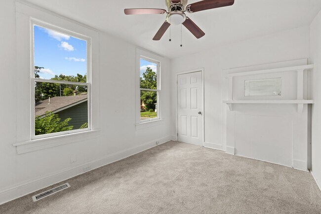 Building Photo - Charming 3 Bedroom, 2 Bathroom house