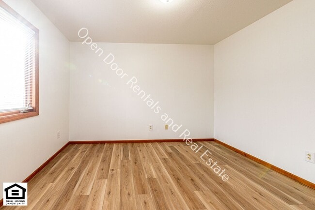 Building Photo - 1510/1512 Fieldstone Dr.