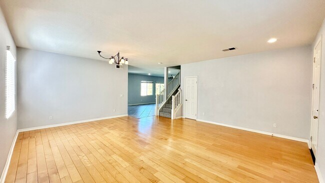 Building Photo - Wonderful & Updated Two-Story in the Quiet and Peaceful Wanis View Estates Community of Oceanside!