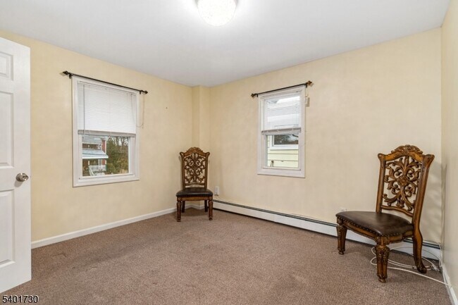 Building Photo - 53 Poplar Ave