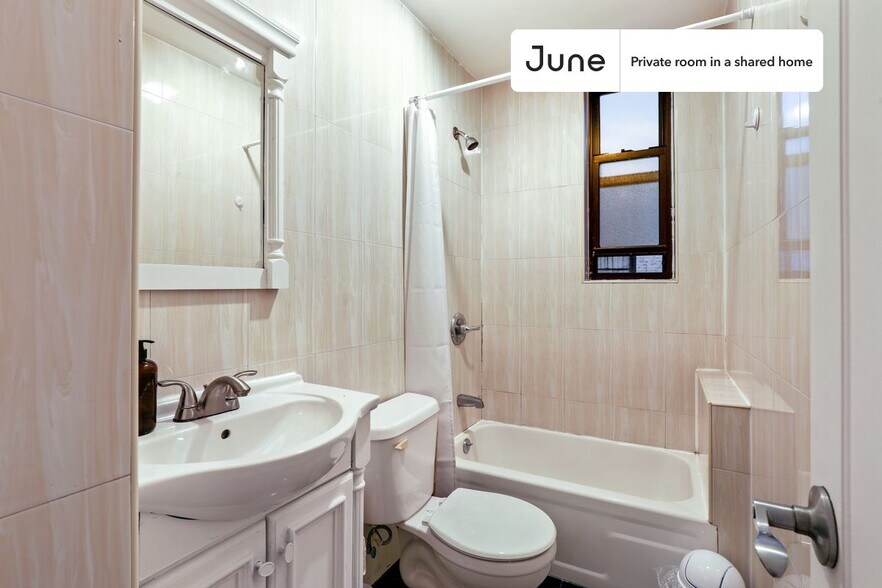 Building Photo - Room in Shared 4 bed/1 bath home in Upper West Side