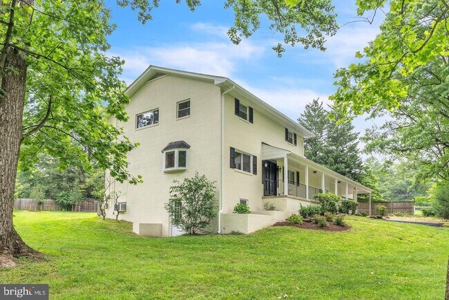 Building Photo - 10911 Chandler Rd
