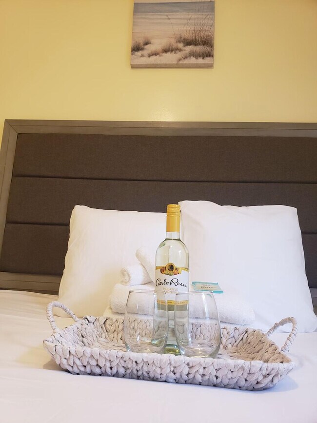 Building Photo - 59 Dartmouth Ave